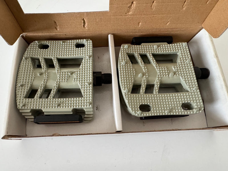 NOS small block Mag pedals